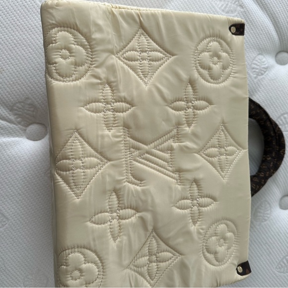 Tote Style Faux Handbag - Picture 4 of 6